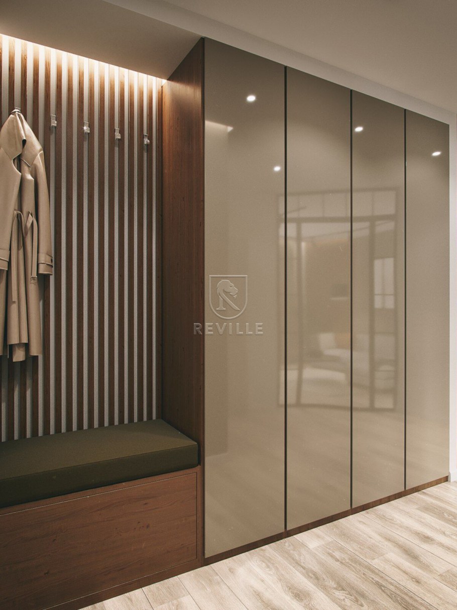 Прихожая с деревянными рейками