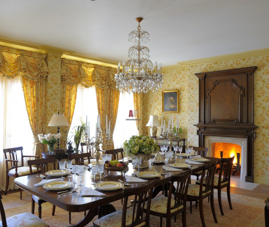 Обеденный зал в викторианском стиле