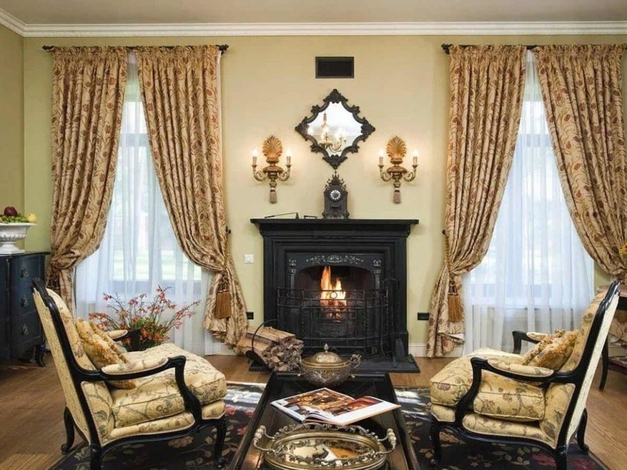Шторы для гостиной в классическом стиле