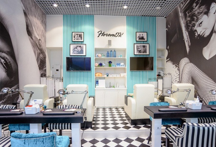 Салон красоты в голубых тонах