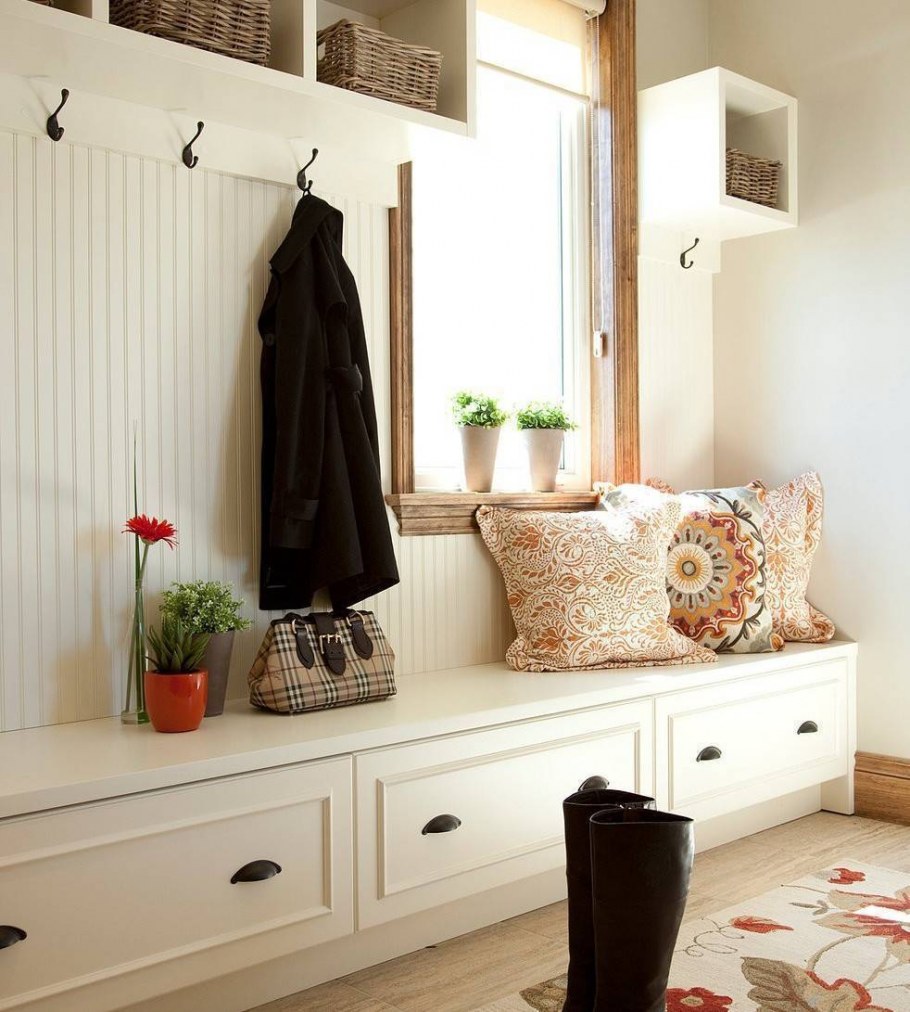 Вид из прихожей в гостиную