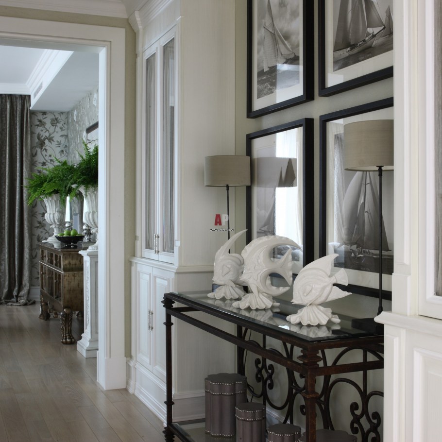 Диванчик в прихожей интерьер