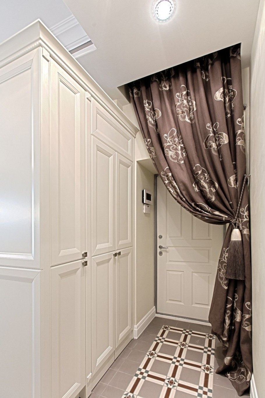 Тамбур прихожая Холл