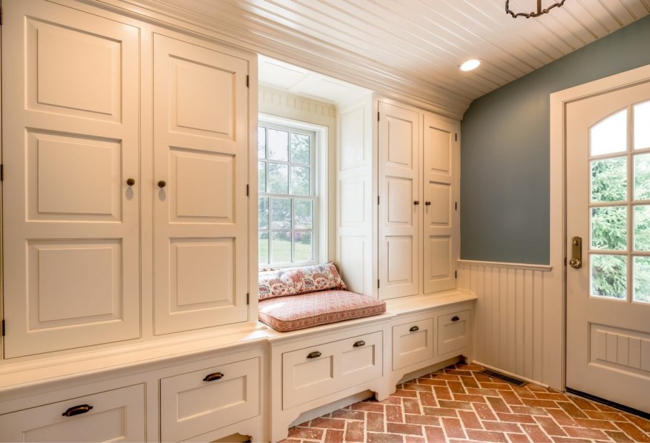 Декор прихожей в доме