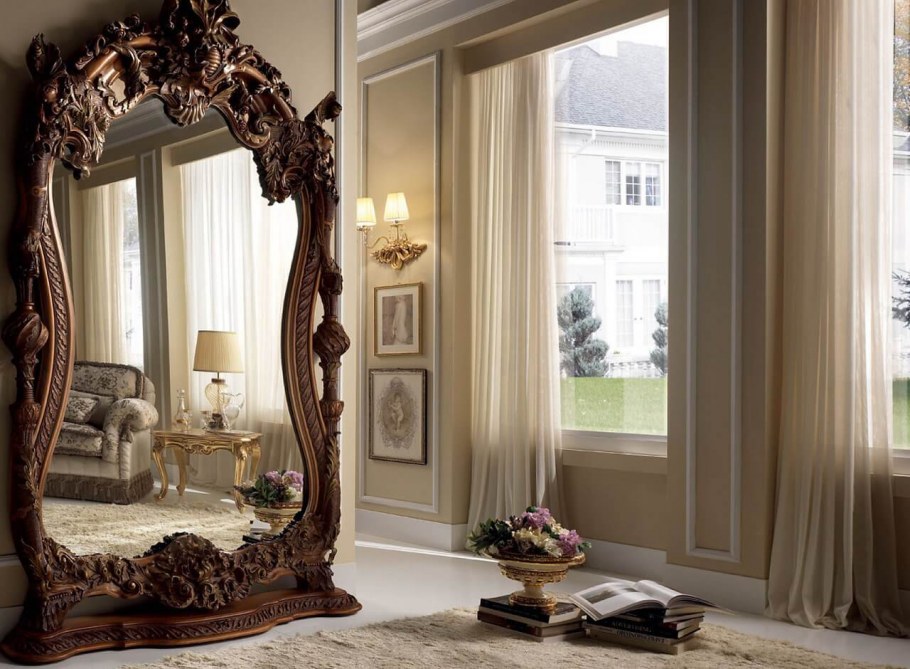 Антикварное зеркало в интерьере