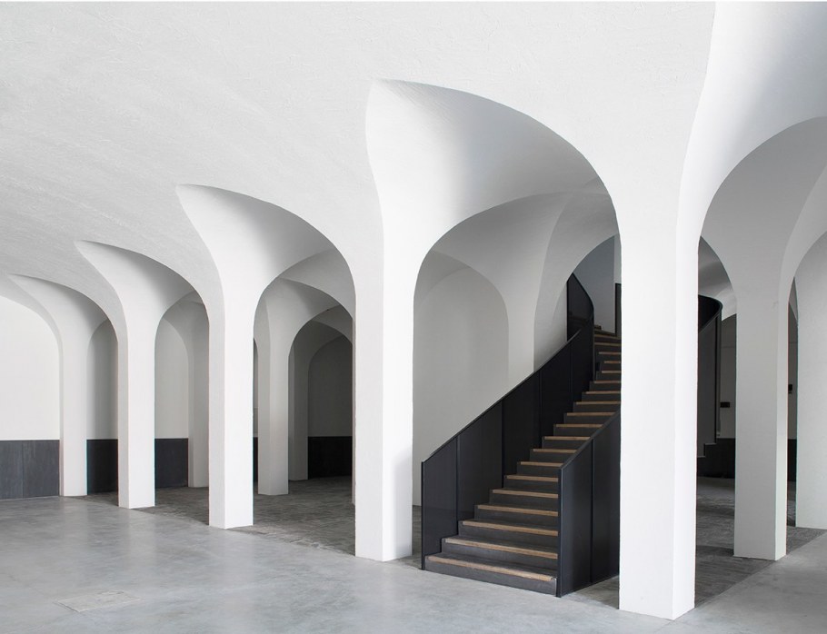 Необычный потолок