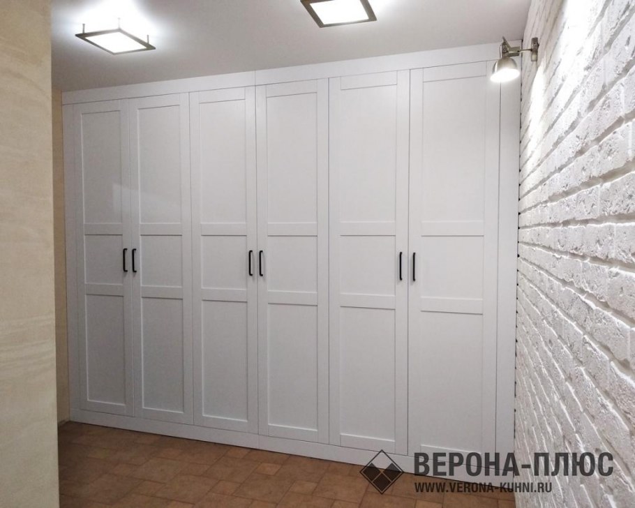 Встроенные шкафы в скандинавском стиле