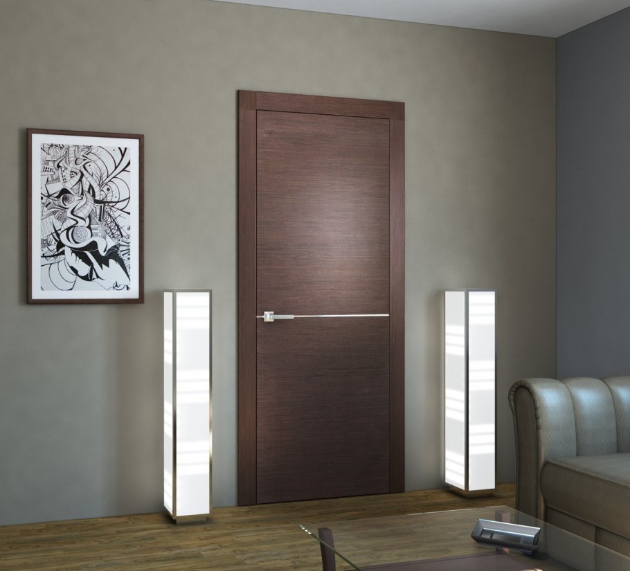 Серые стены коричневые двери