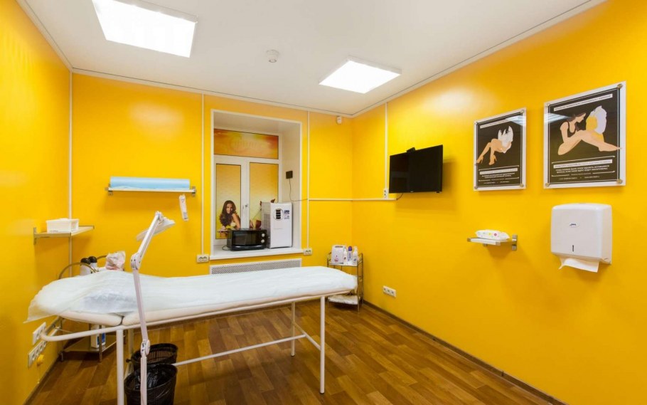 Интерьер студии депиляции