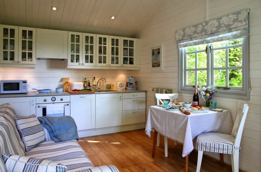 Кухня в деревянном доме