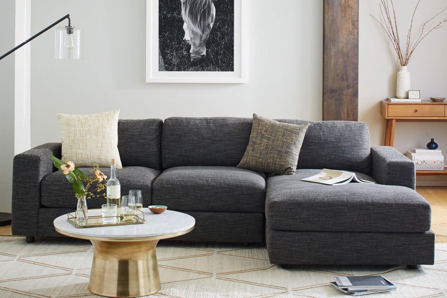 Гостиная в серых тонах