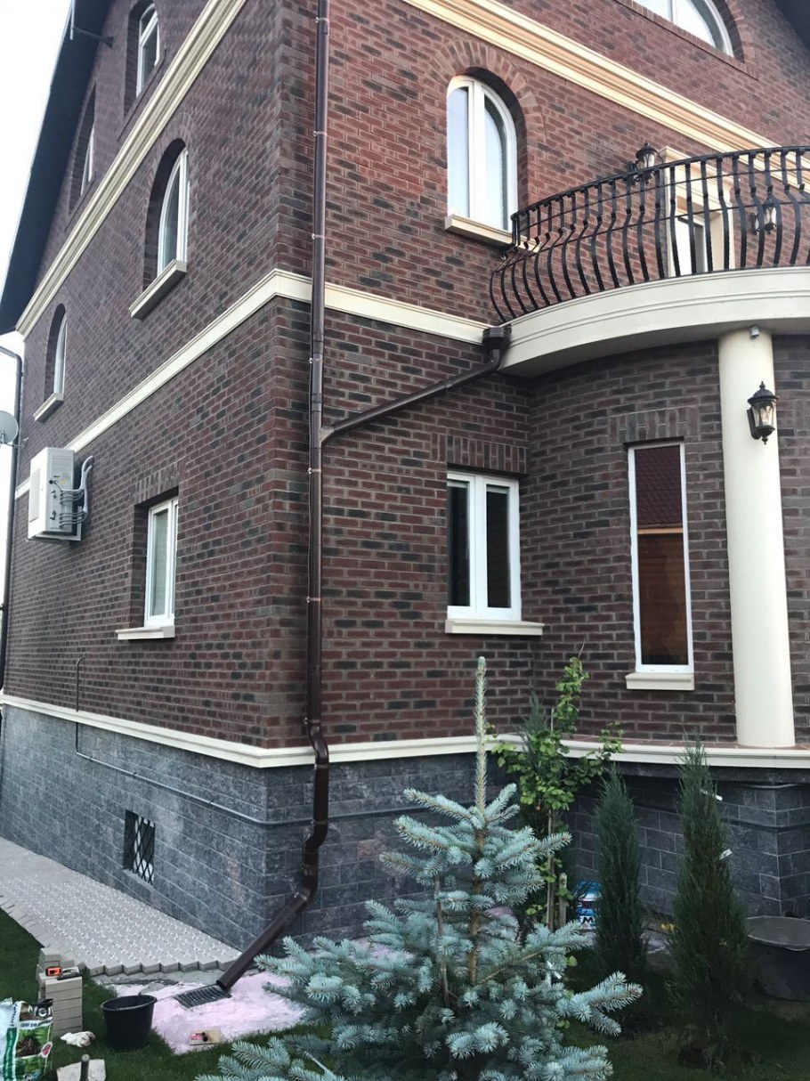 Дом из желтого кирпича