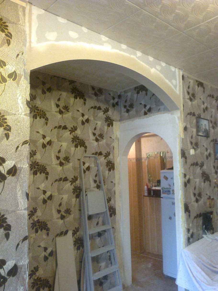 Арочный проем в стене