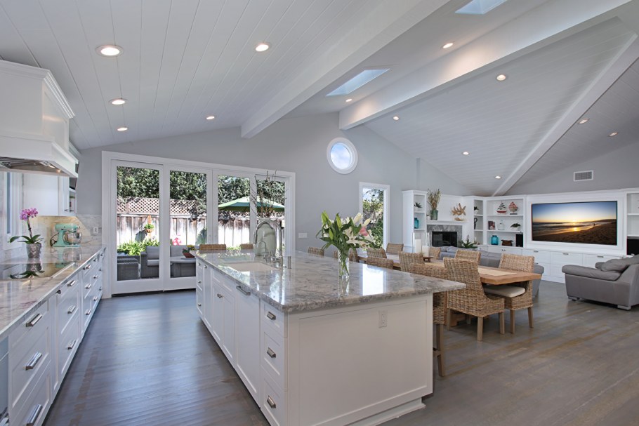 Стильный подвесной потолок