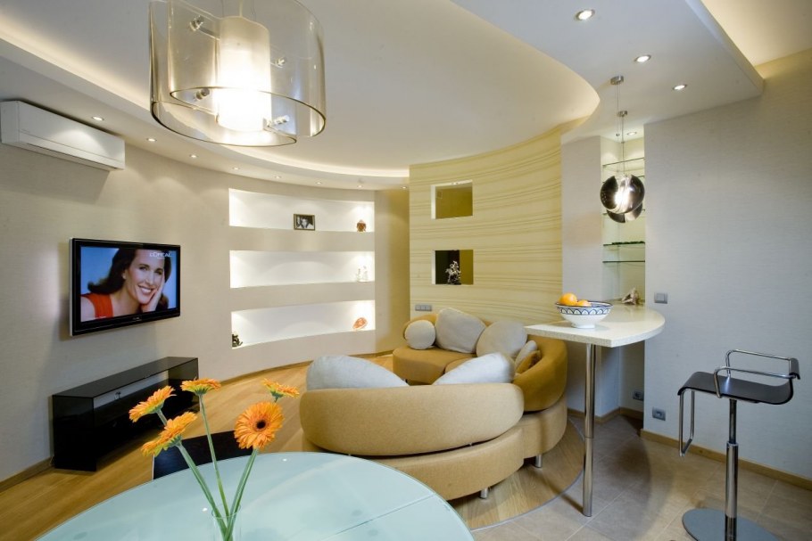 Точечное освещение в гостиной