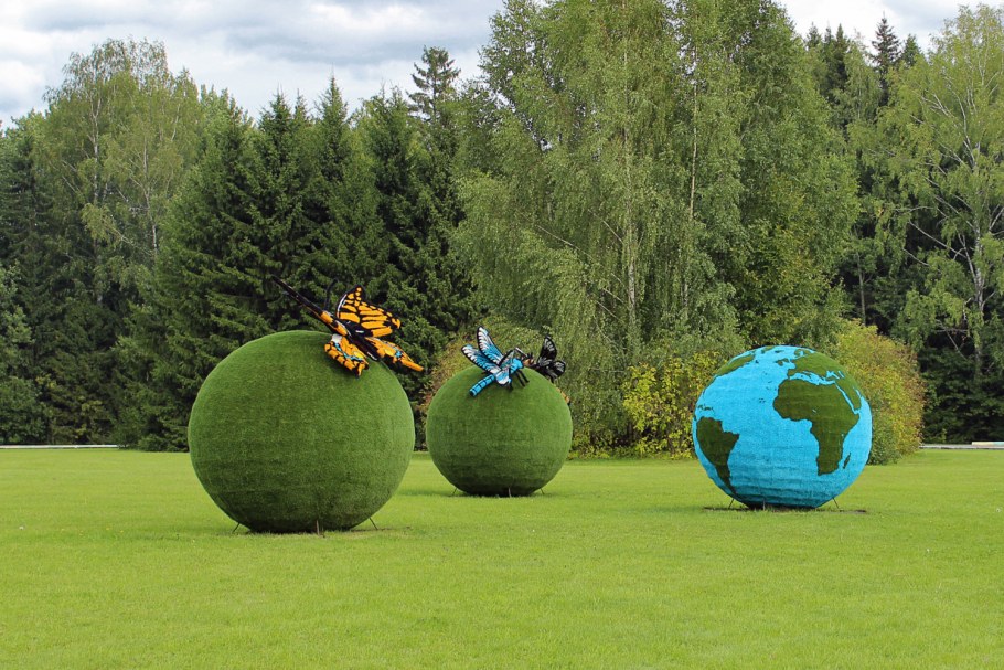 Зеленые арт объекты