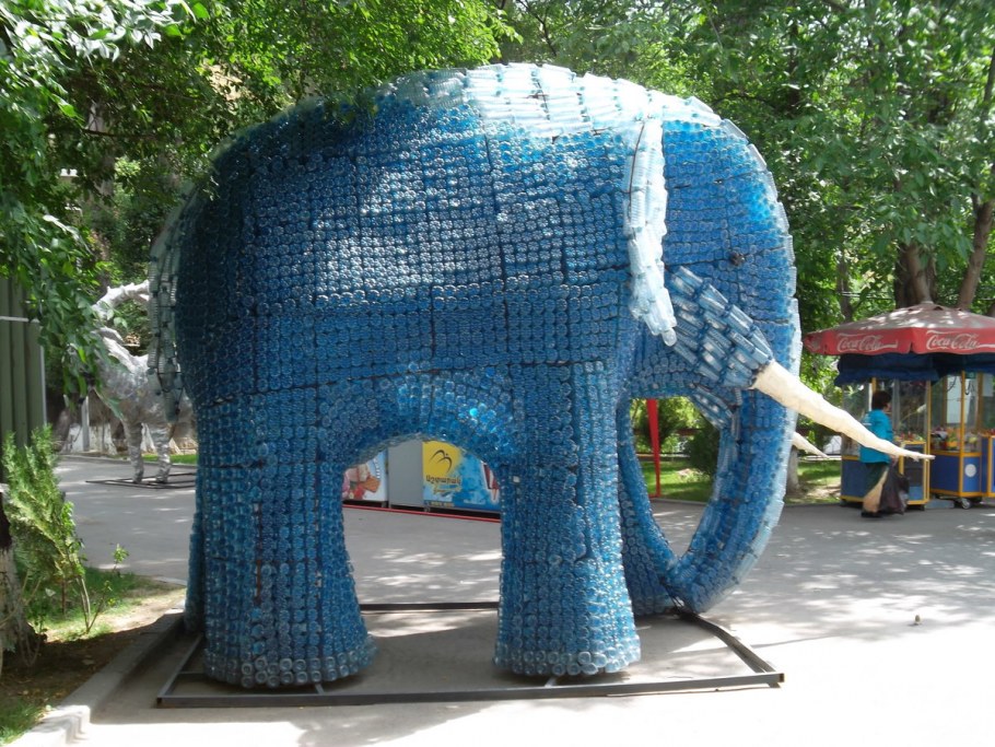 Фигуры из баклажек