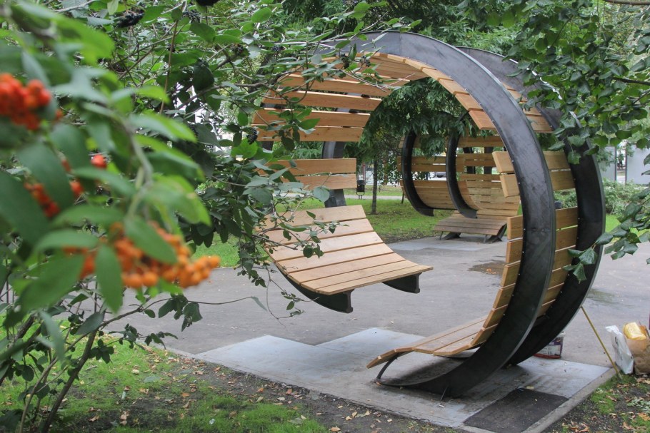 Креативные уличные елки