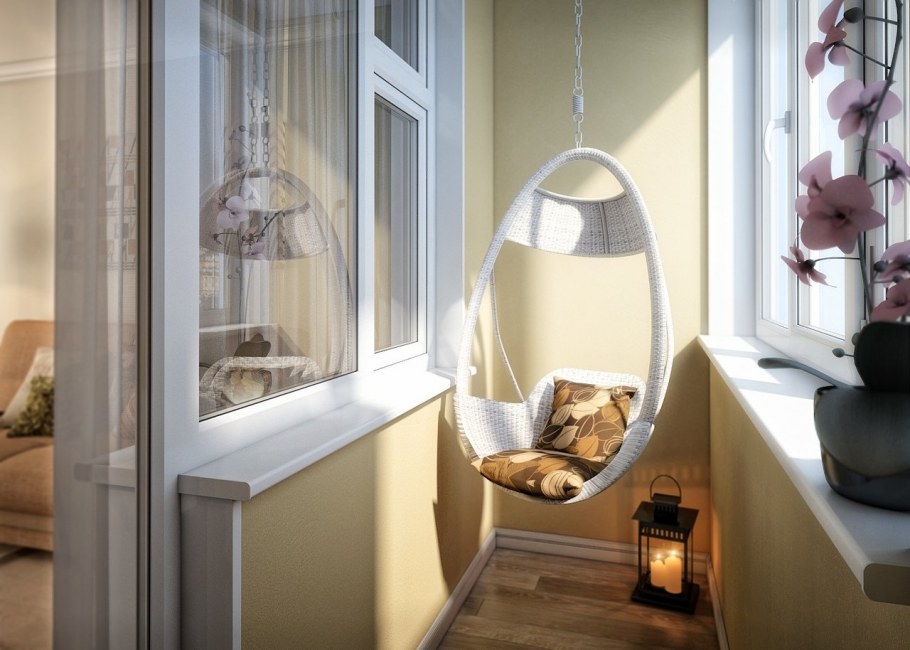 Подвесноеикресло на балконе