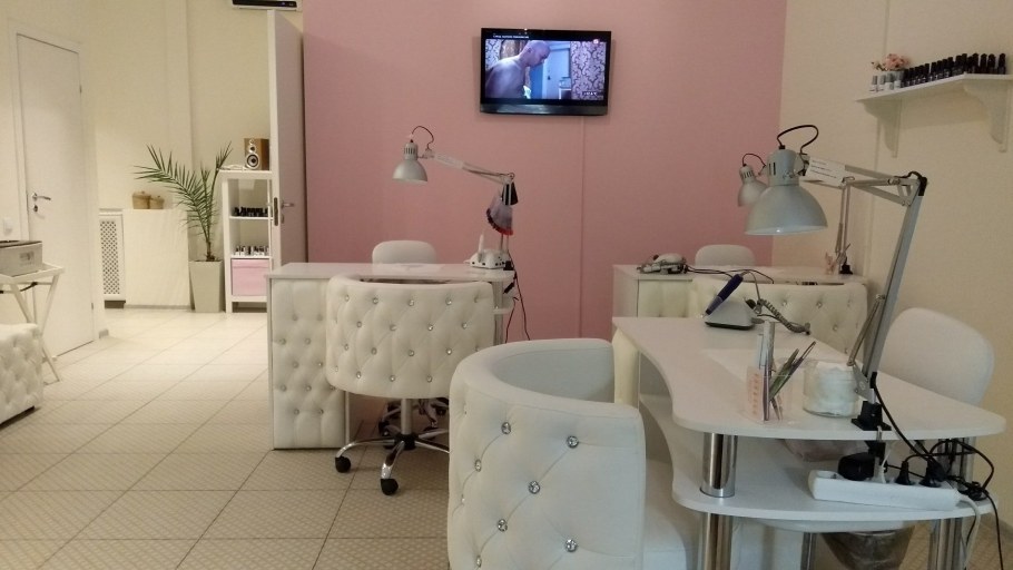 Интерьер студии красоты 40 кв