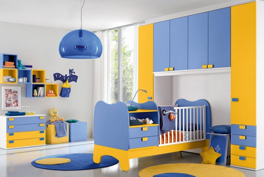 Детская в желто голубых тонах
