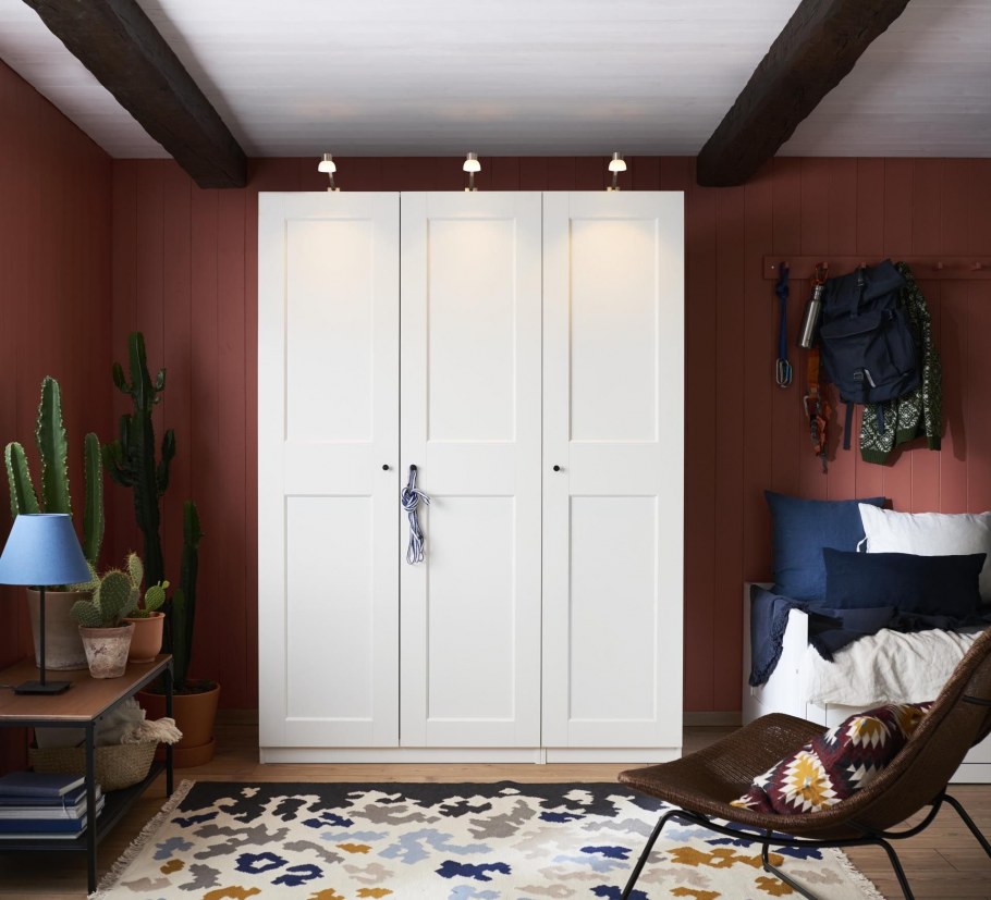 Шкаф изумрудного цвета