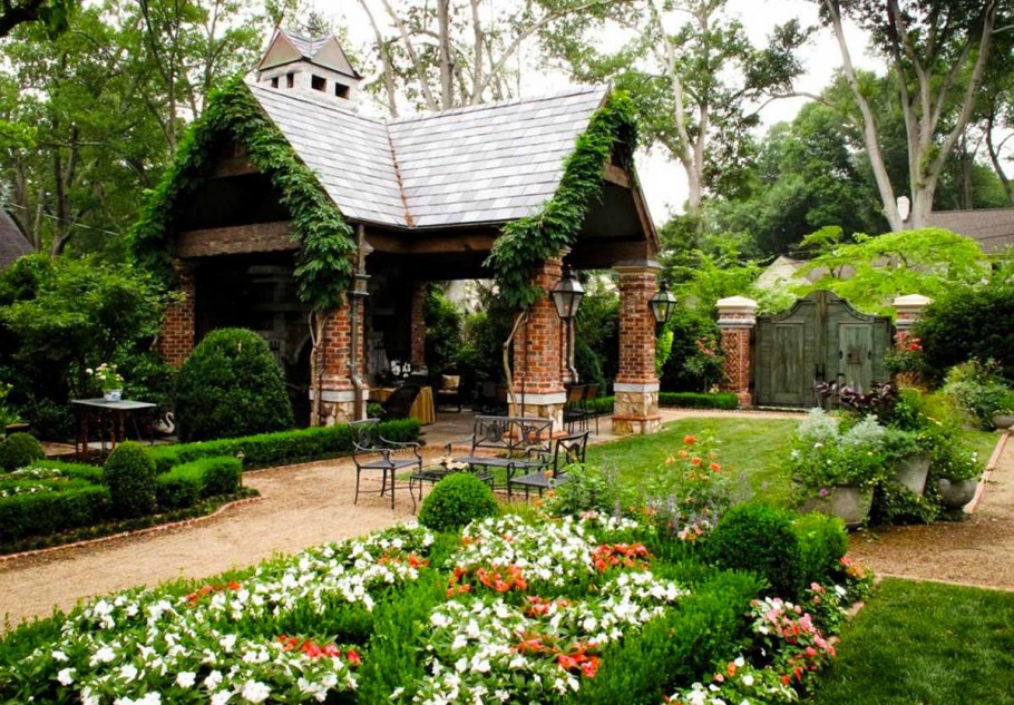 Зонирование сада живыми изгородями