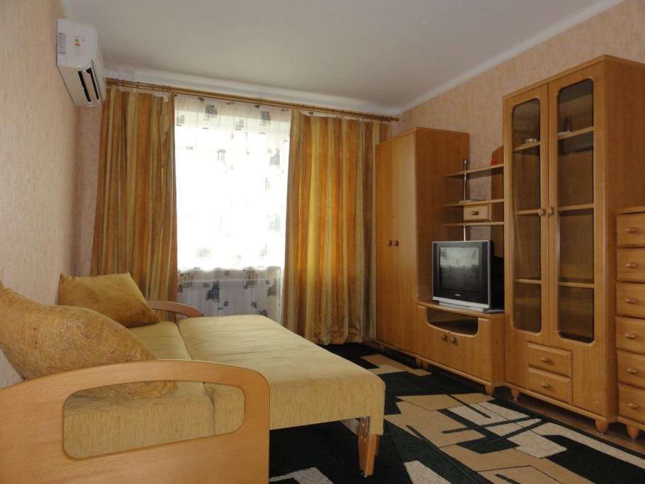 Комната с мебелью обычная