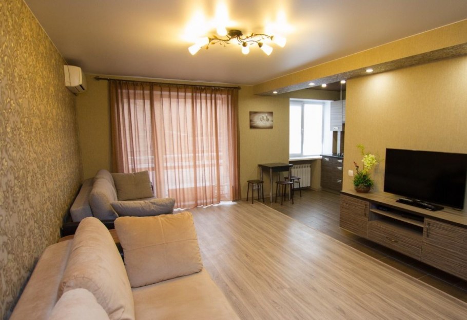 Комната с ремонтом и мебелью