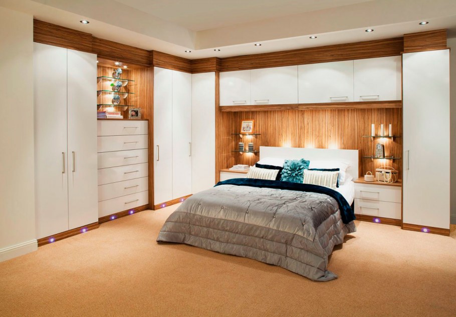 Угловой шкаф в спальню