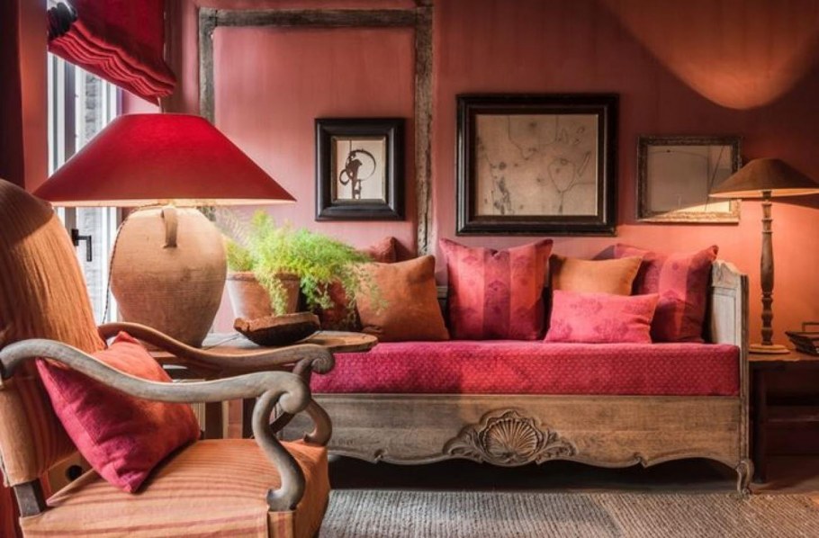 Стол обеденный в бельгийском стиле