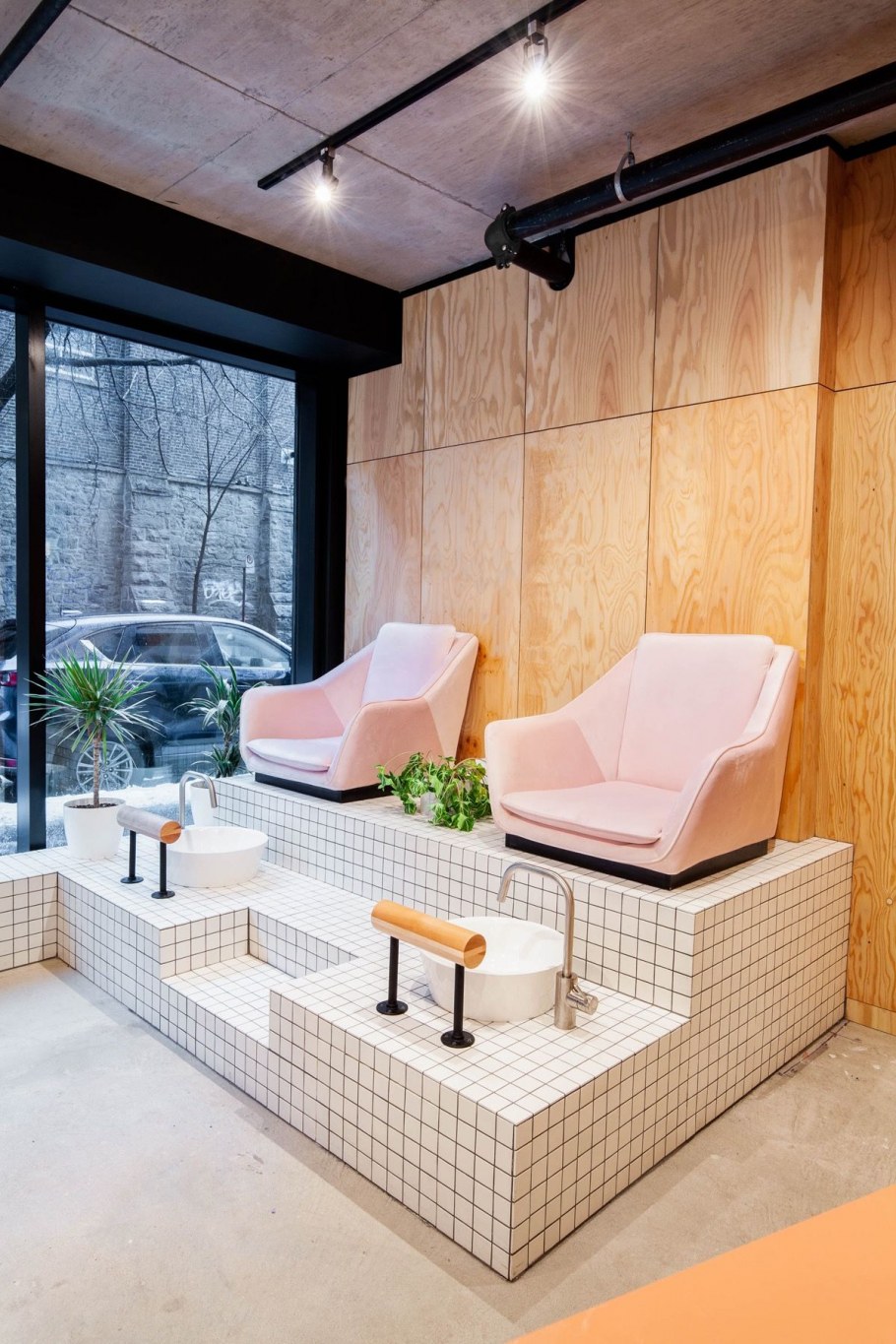 Педикюрный кабинет в стиле лофт