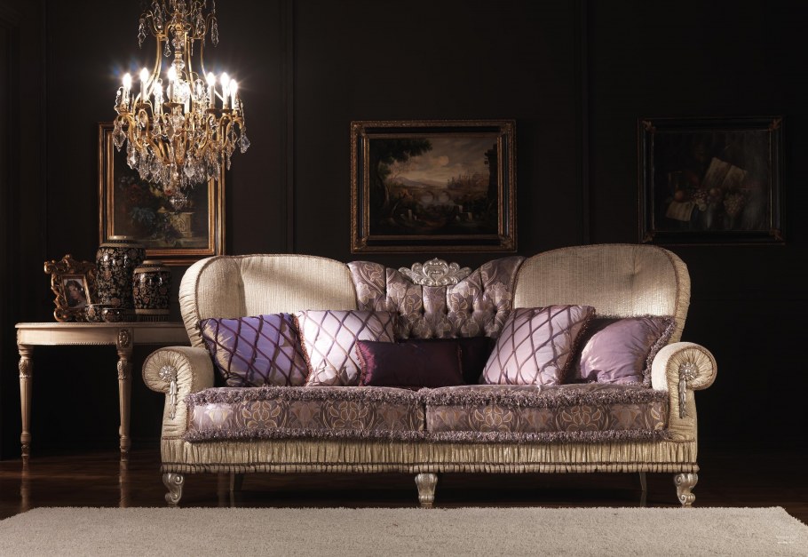 Диван в византийском стиле