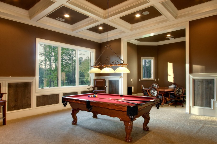 Бильярдная в современном стиле