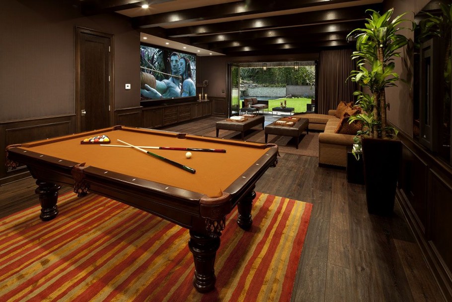 Потолки в бильярдной комнате
