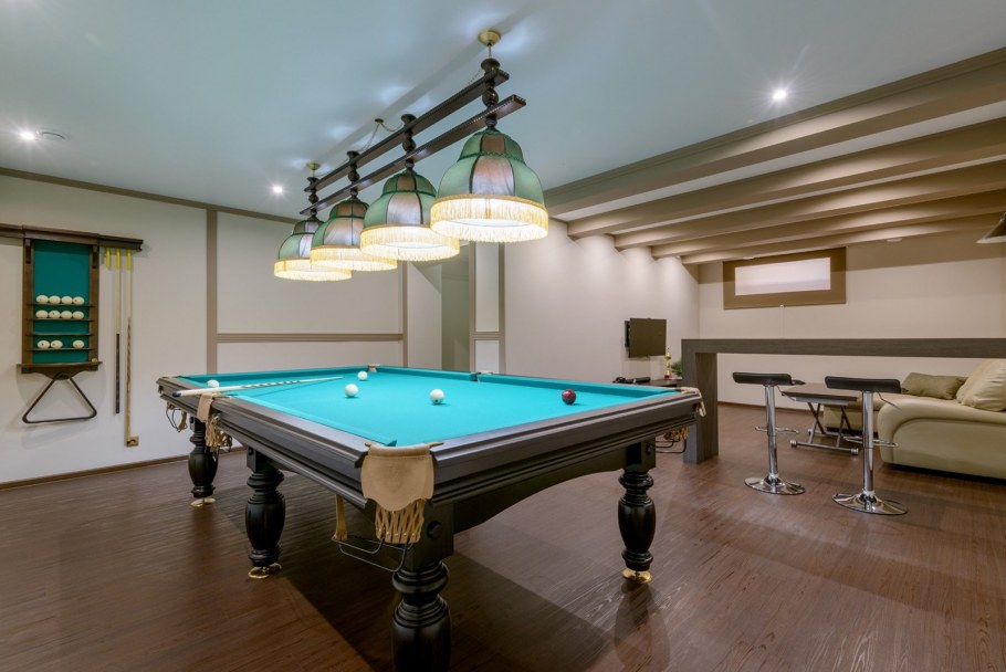 Бильярдная комната в квартире