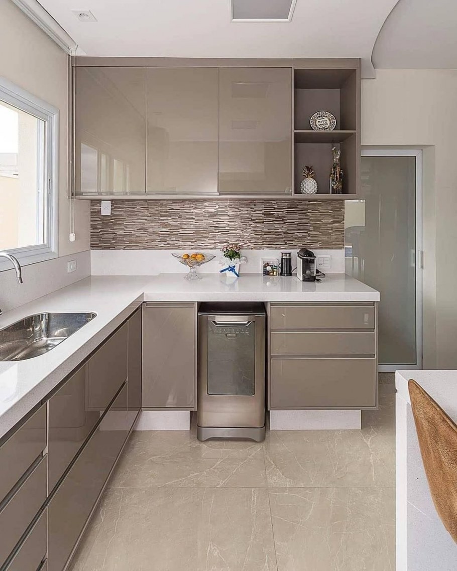 Кухня цвета капучино