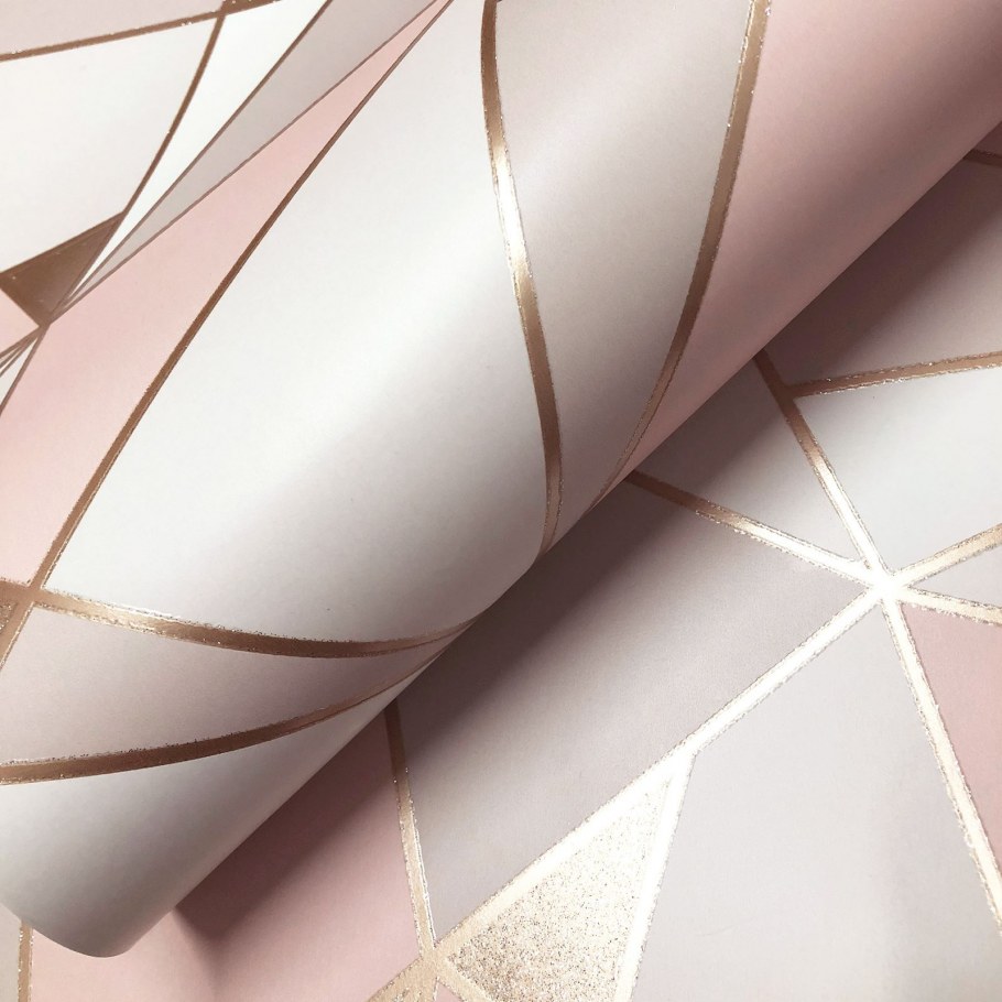 Геометрический рисунок в спальне