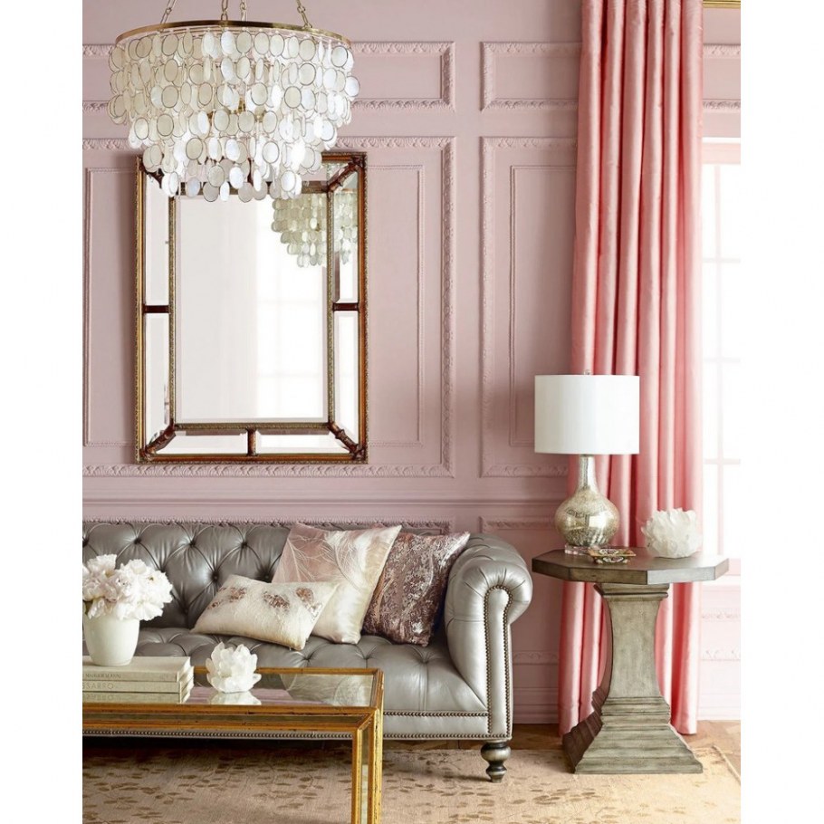 Светло розовая спальня