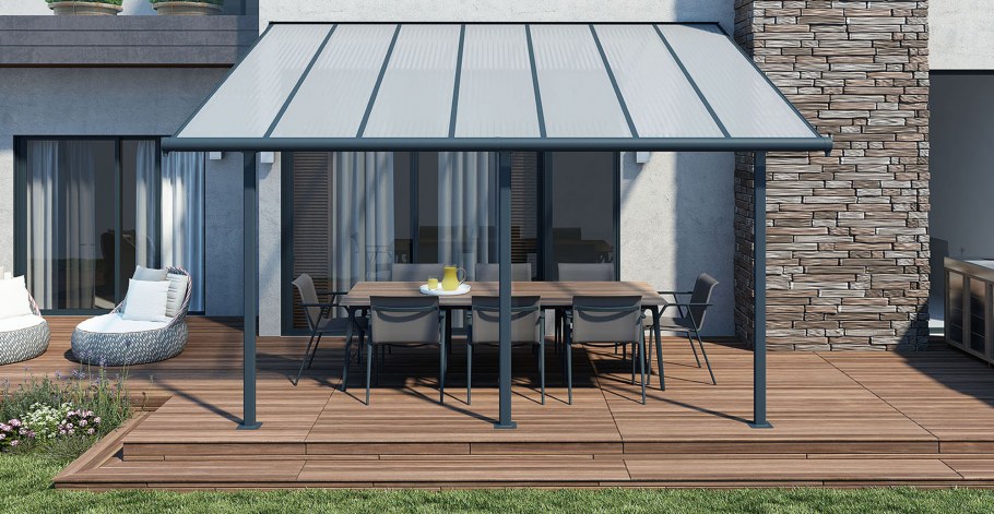 Патио с крышей из поликарбоната