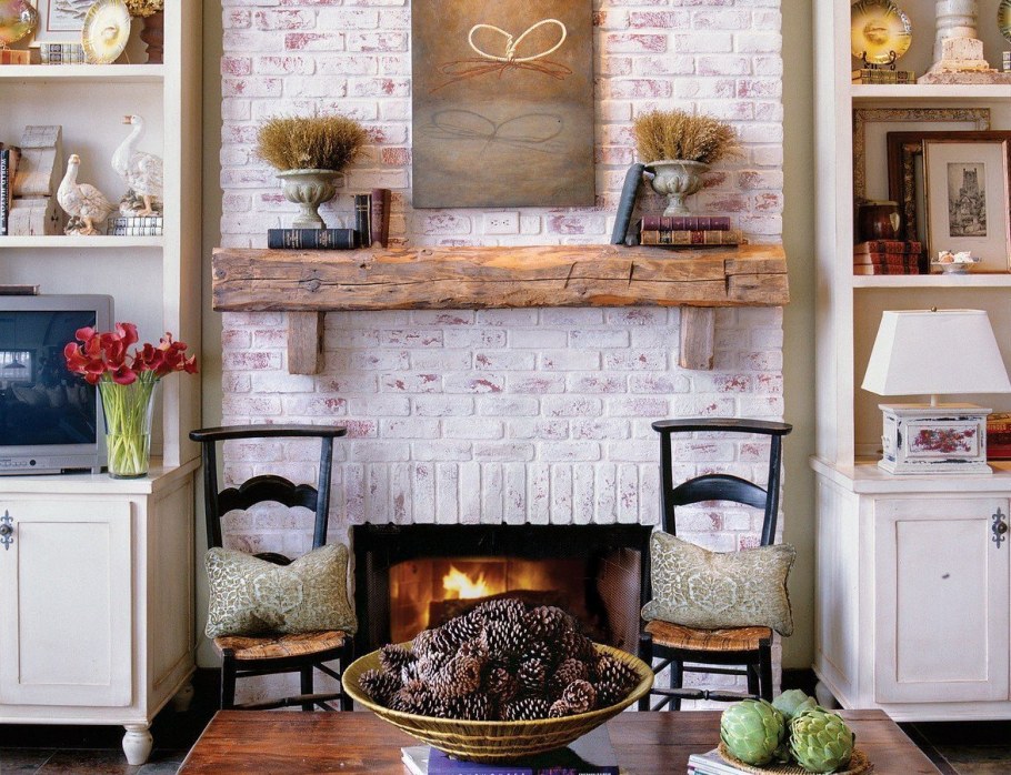 Камин в коридоре