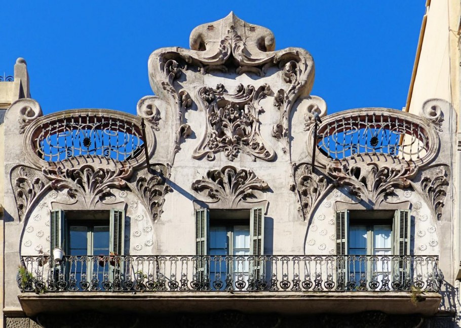 Югендстиль Гауди