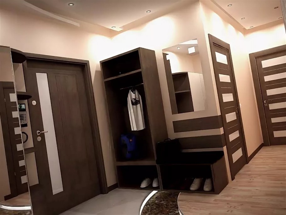 Интерьер квадратной прихожей