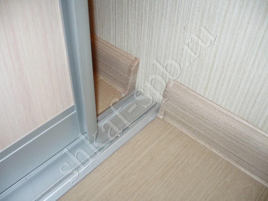 Торец плинтуса под 45 МДФ