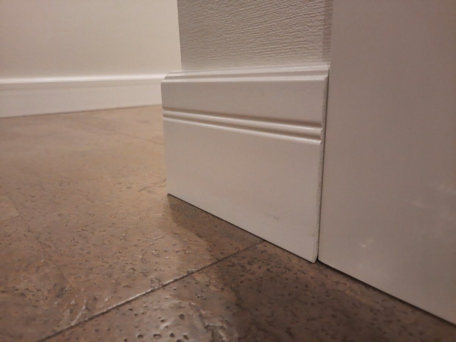 Плинтус ПКС 40 запил под стык