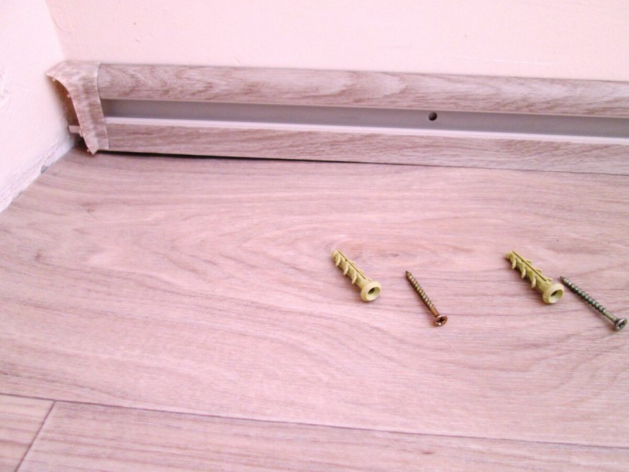 Электрика в плинтусах