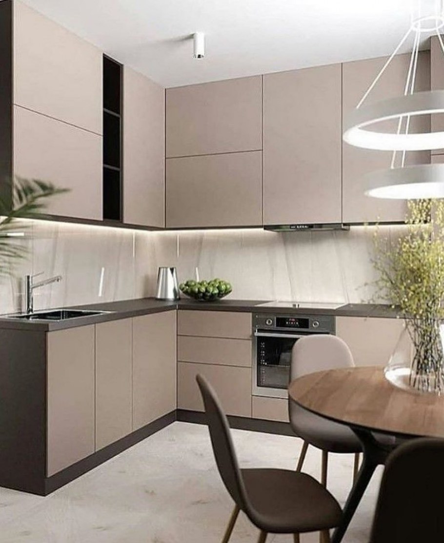 Кухня светлая современная