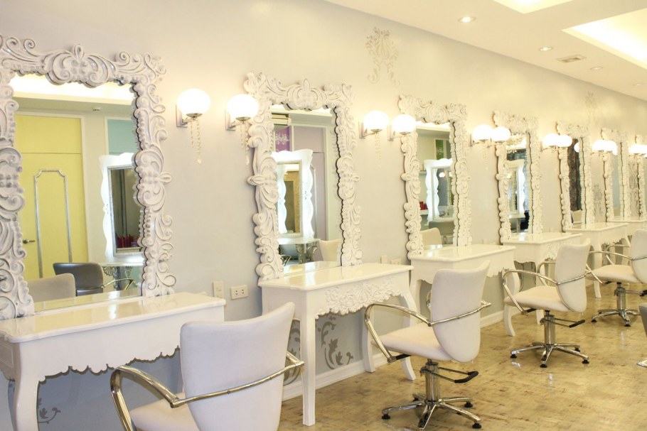 Интерьер салона красоты в классическом стиле