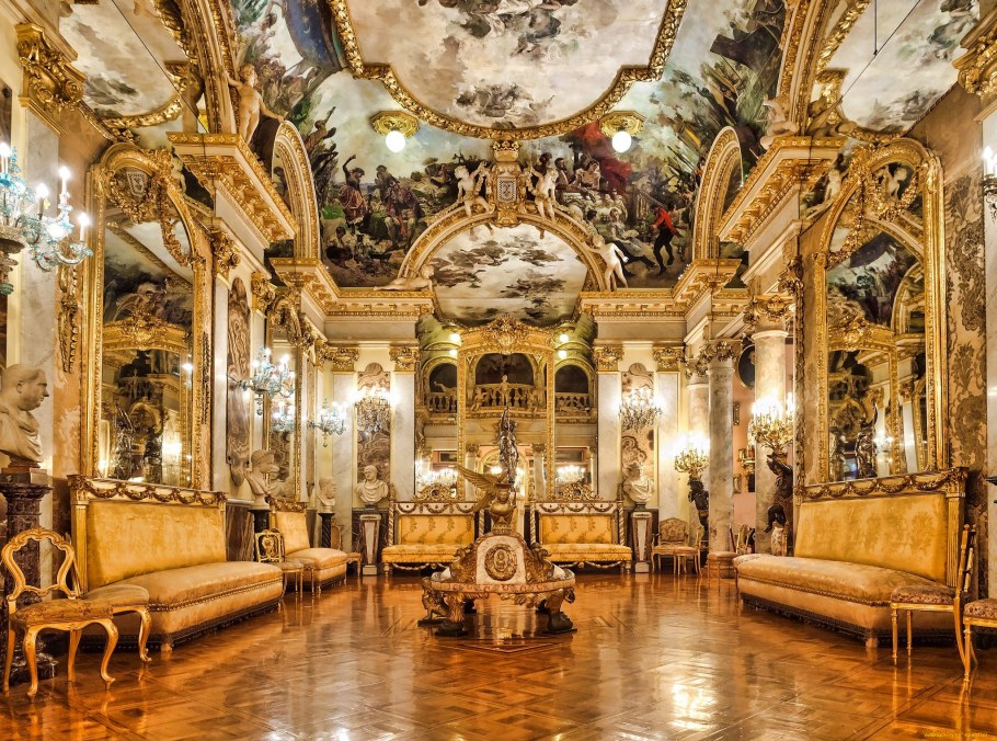 Версаль Королевская спальня рококо