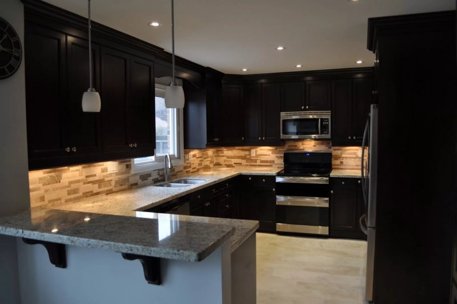 Неоновый стиль в интерьере